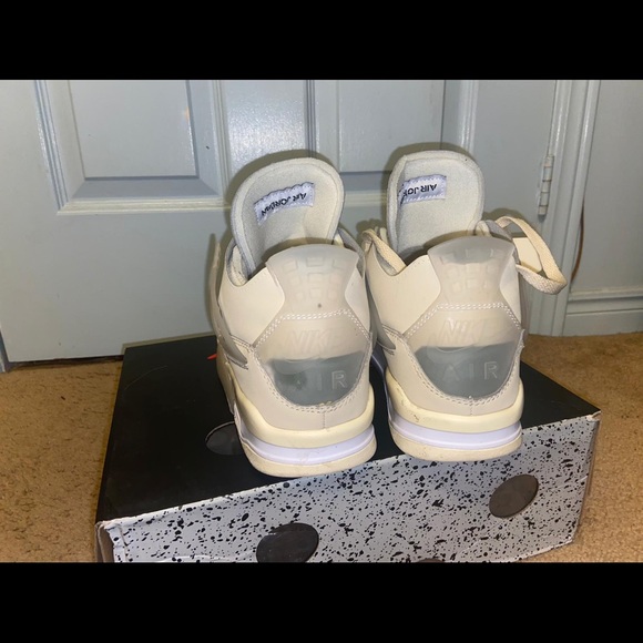 OFF White x Retro 4 - Picture 3 of 3